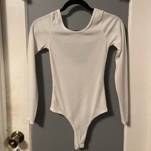 PRETTYLITTLETHING WHITE OPEN BACK BODYSUIT SIZE 2